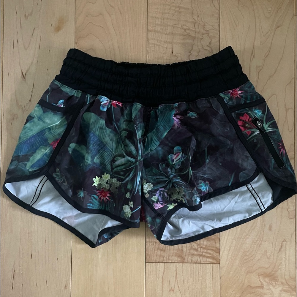 Lululemon Tracker Short II in Curious Jungle Multi/Black
